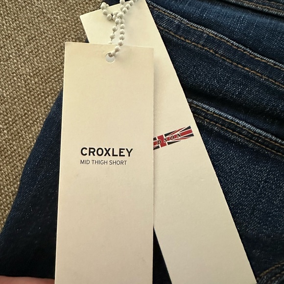 Hudson Croxley Mid Rise Shorts NWT - Picture 3 of 5